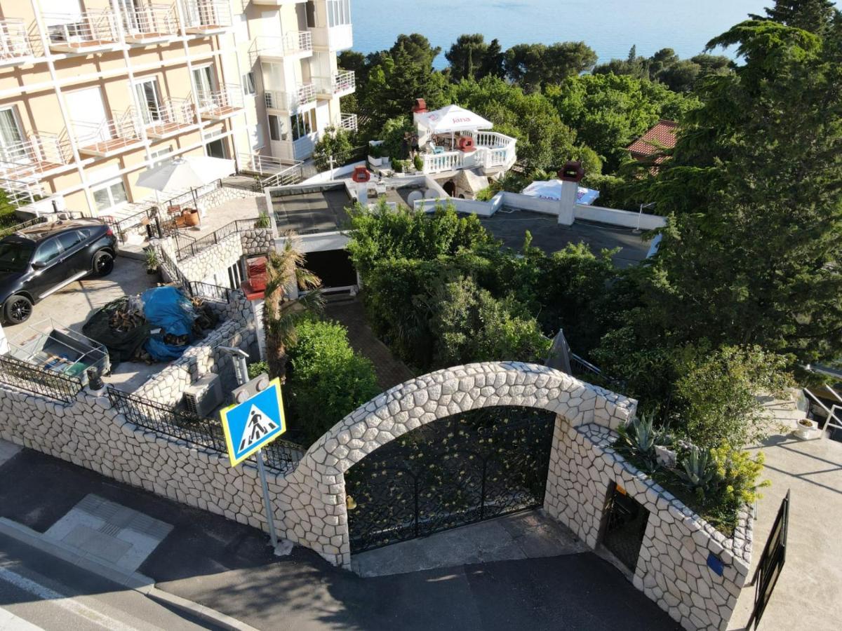 La Villa - Beach House & Rooms Цриквеница Экстерьер фото
