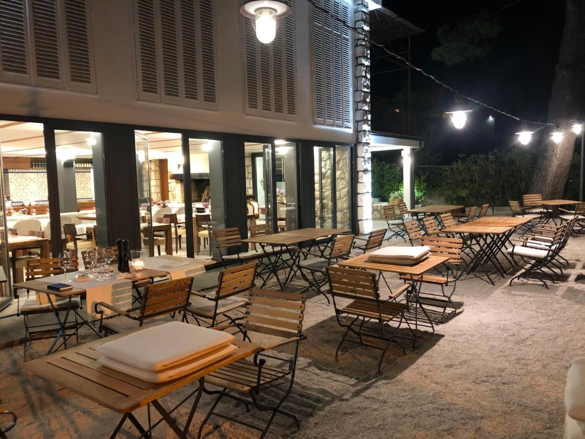 La Villa - Beach House & Rooms Цриквеница Экстерьер фото