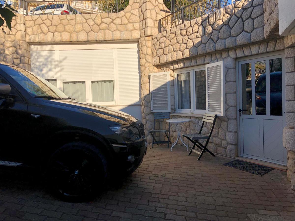 La Villa - Beach House & Rooms Цриквеница Экстерьер фото